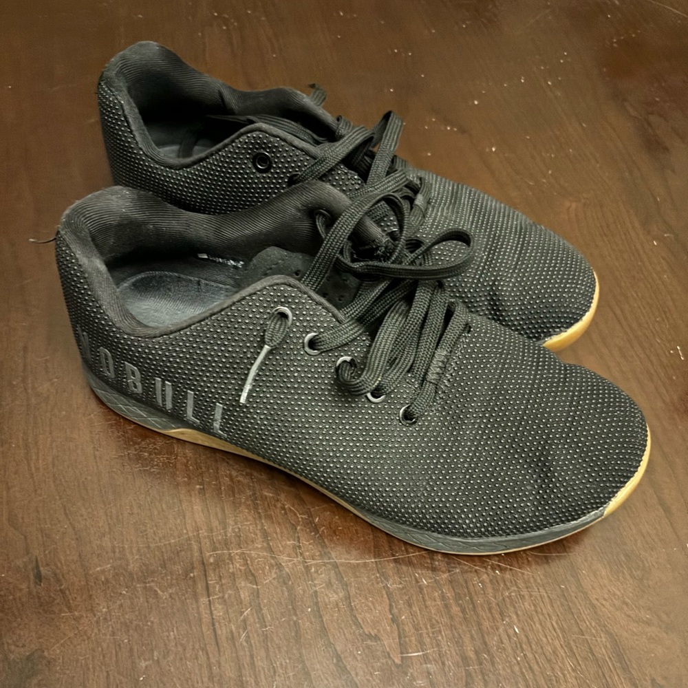 NOBULL Trainers - W 10, M 8.5, grey with gum sole